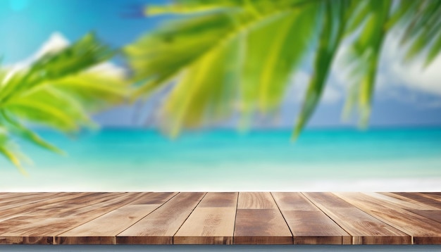 Una mesa de madera con fondo de playa