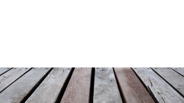 Mesa de madera oscura, sobre fondo blanco.