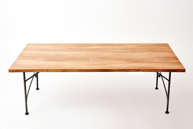 Mesa de madera sobre fondo blanco.