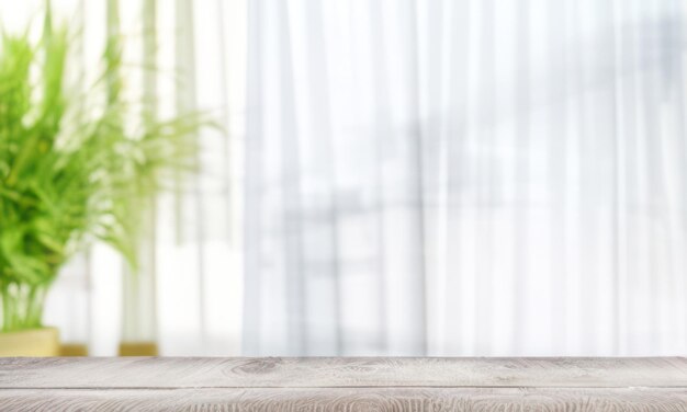 mesa de madera sobre el fondo borroso de la ventana con cortinas