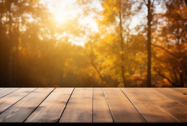 mesa de madera vacía en la ventana con fondo de bosque otoñal en uso para exhibición de productos