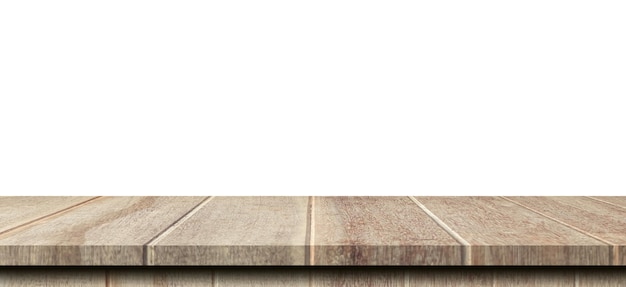 Mesa de madera vieja vacía sobre fondo blanco aislado y montaje de exhibición con espacio de copia para el producto