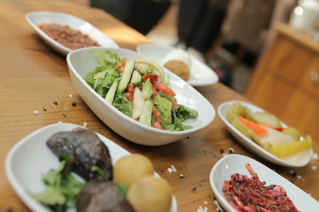 Mesa meze de cena tradicional turca y griega