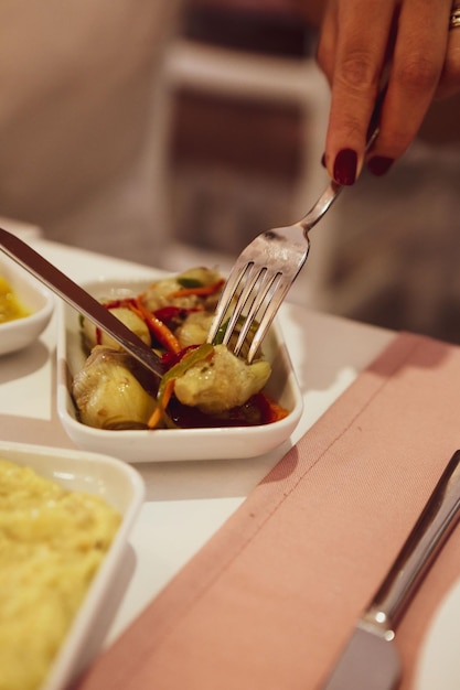 Foto mesa meze de cena tradicional turca y griega