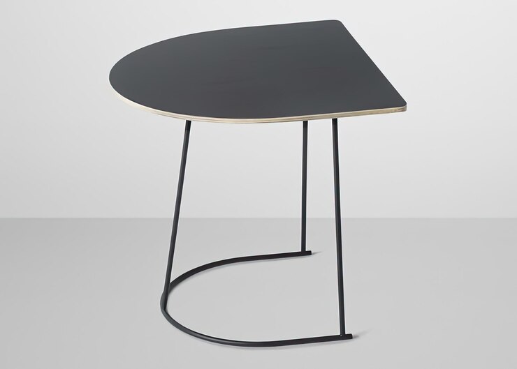 Foto una mesa negra con una parte superior negra que dice "quote de pie" en ella