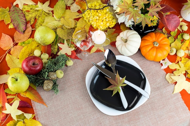 Mesa de servicio de otoño de diseño