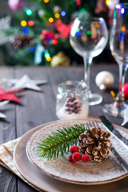 Mesa servida no jantar de natal