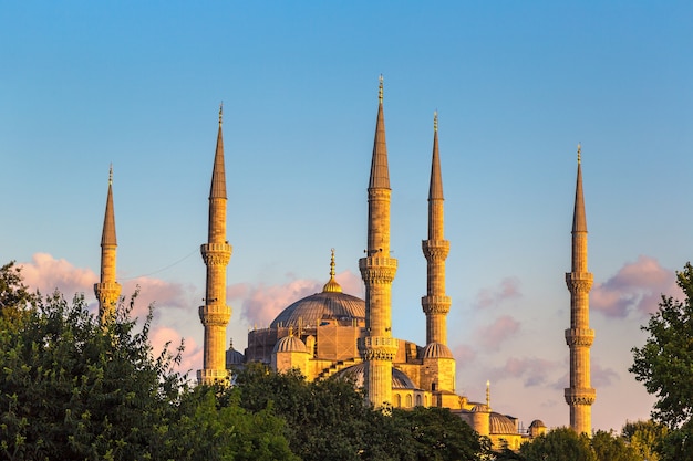 Mesquita azul conhecida como mesquita do sultão ahmet em istambul, turquia