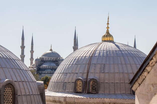 Mesquita de estilo otomano em Istambul