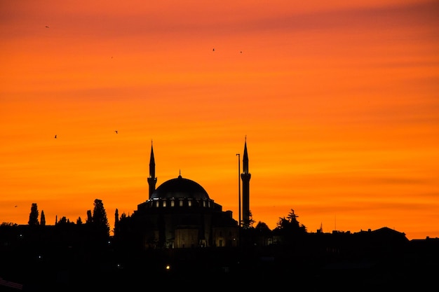 Mesquita de estilo otomano em Istambul