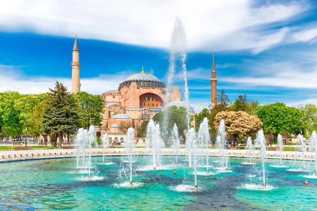 Mesquita hagia sophia com fontes