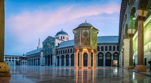 Mesquita omíada no panorama de Damasco