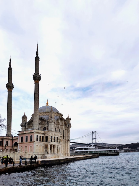 Mesquita Ortakoy em Istambul