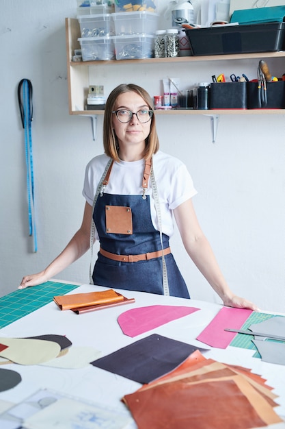 Mestre feminino na oficina