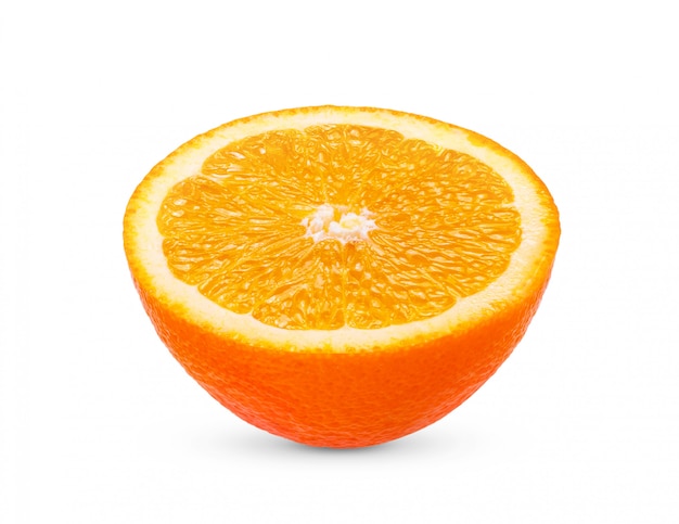 Metade madura de frutas cítricas laranja isoladas