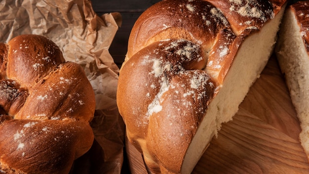 Foto metades de pão doce caseiro