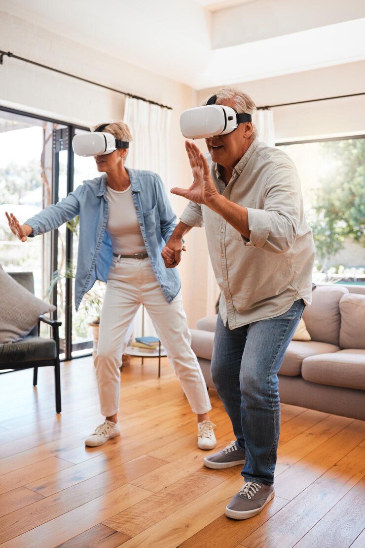 Foto metaverse gaming und älteres paar mit einem futuristischen virtual-reality-headset, um ein digitales spiel zu hause zu erleben zukünftiger alter mann und ältere frau genießen ein 3d-vr-spiel im wohnzimmer des hauses