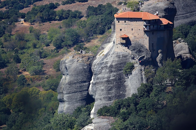 Meteora Griechenland Klosterlandschaft, orthodoxes Kloster in den Bergen, Christentum, Glaubensansicht