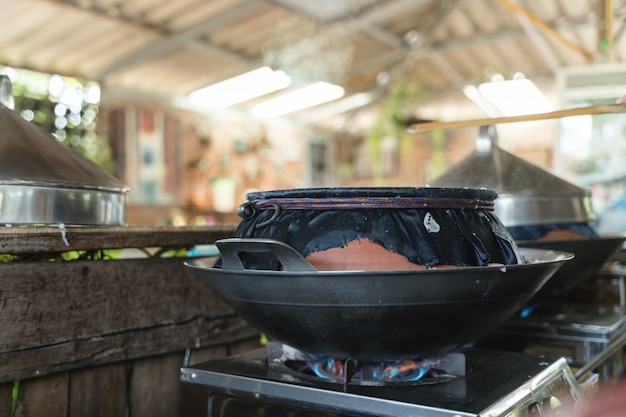 Método de cozimento no vapor tradicional tailandês