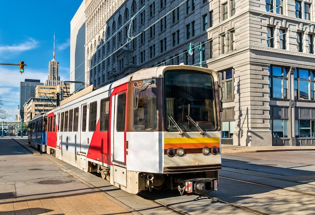 Metro Rail auf der Main Street in Buffalo