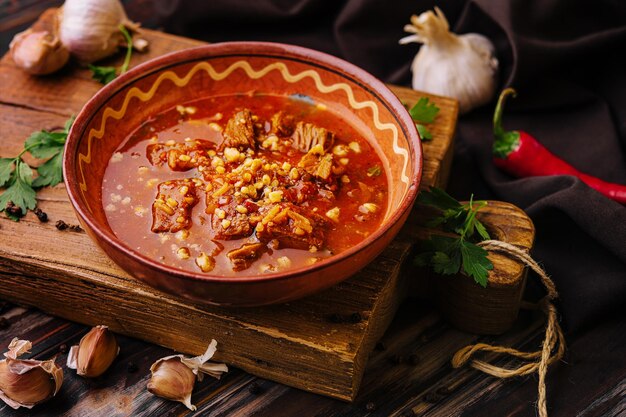 Mexicano hot chili con carne em uma tigela