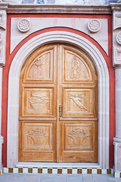 México, entrada de la iglesia en una antigua Azienda