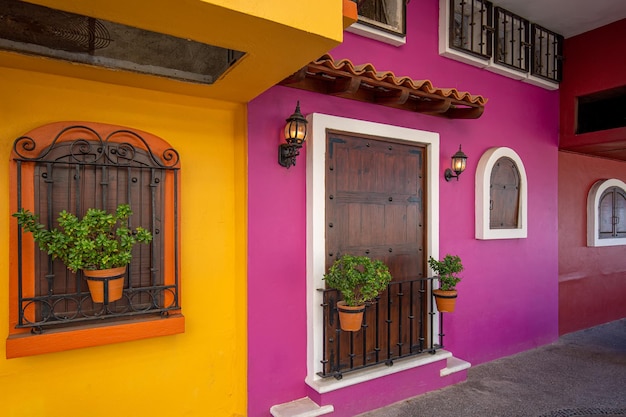 México puerto vallarta passeio el malecon com praias de vigias oceânicos e arquitetura mexicana