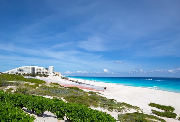 México Riviera Maya en Cancún Playa Delfines Dolphin Beach apodado El Mirador