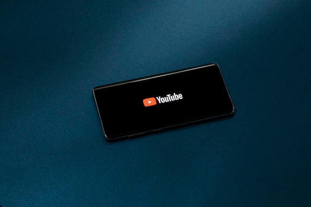 Mexiko CDMX 30. April 2022 YouTube auf einem Smartphone-Bildschirm YouTube-Videoplattform auf einem Handy-Bildschirm
