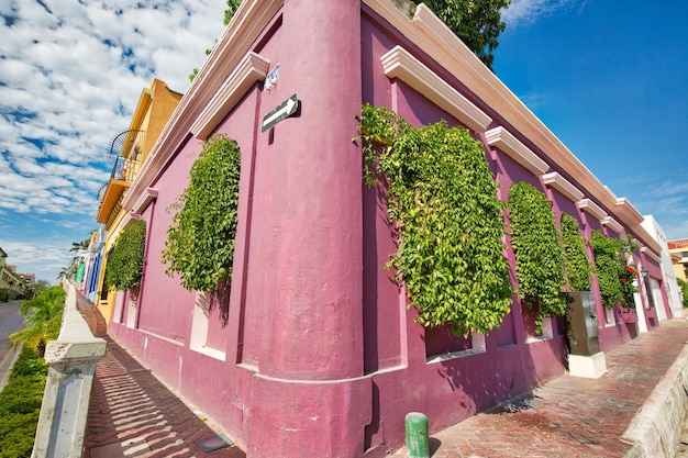 Mexiko Mazatlan Bunte Altstadtstraßen und Kolonialarchitektur im historischen Stadtzentrum