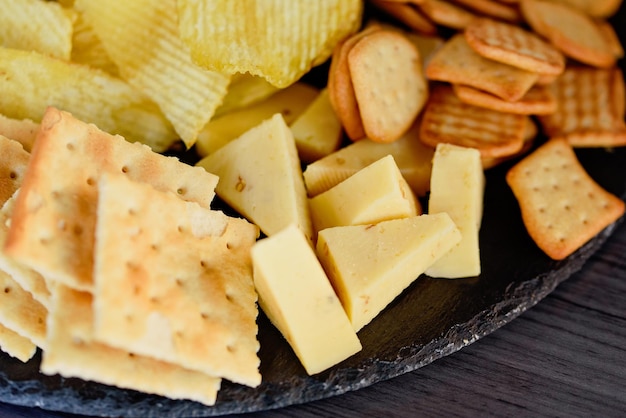 Foto mezcla de diferentes snacks y aperitivos