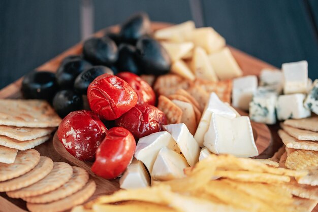 Mezcla de diferentes snacks y aperitivos