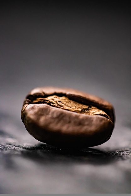 Mezcla exclusiva tostada en grano de café macro con un rico sabor, la mejor bebida matutina y una combinación de lujo