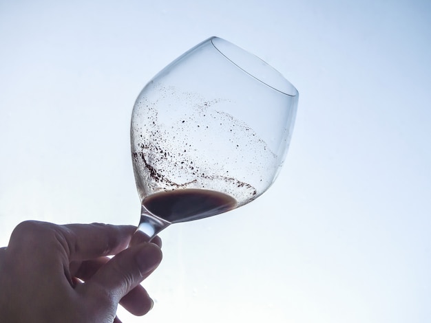 Mezcla de taninos en una copa de vino viejo. Estructura del vino