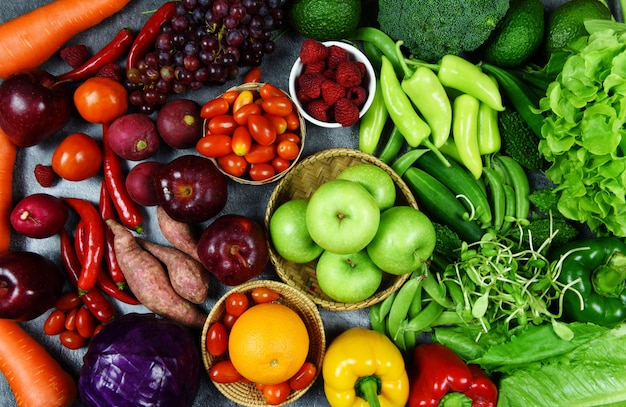 Mezcla de verduras y frutas, alimentos saludables, alimentación limpia para la salud