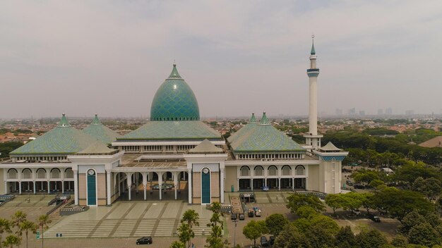 Foto la mezquita al akbar en surabaya, indonesia