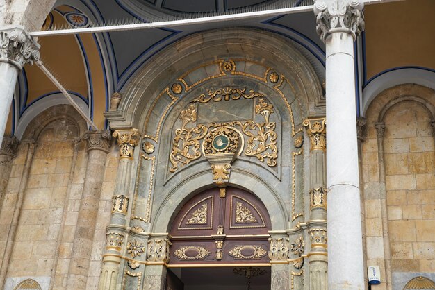 Mezquita Aziziye en Konya Turkiye