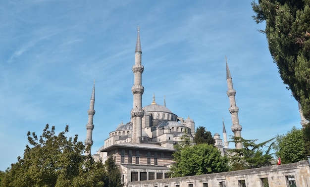 Foto mezquita azul con parque en estambul turquía monumento arquitectónico centro del islam cami mescit