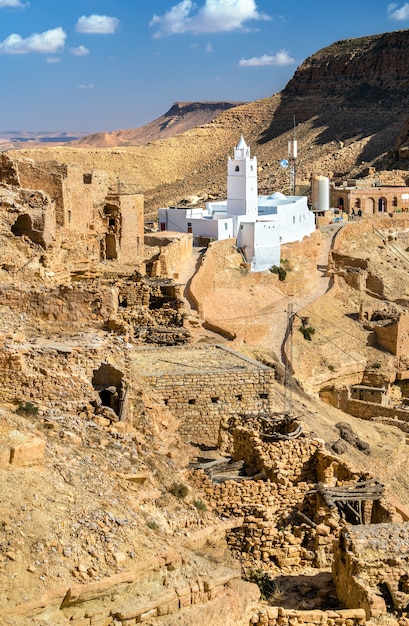 Mezquita de Chenini, una aldea bereber fortificada en la gobernación de Tataouine, en el sur de Túnez