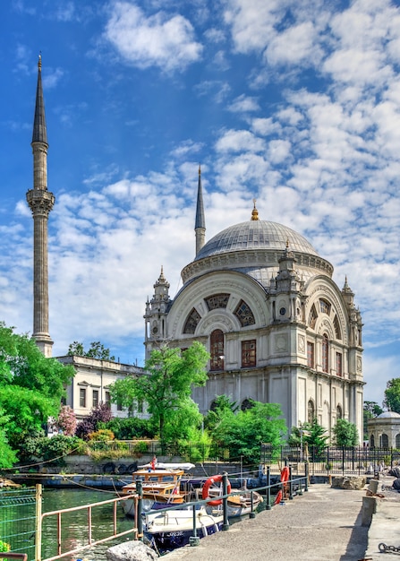 Mezquita Dolmabahce en Estambul, Turquía