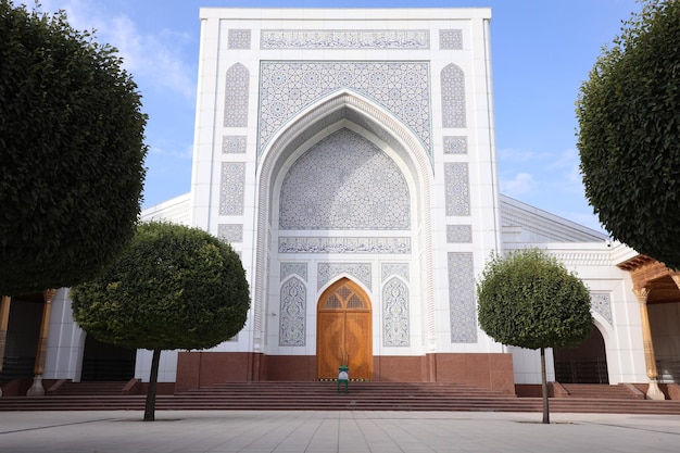 Mezquita Menor Blanca en Tashkent Uzbekistán