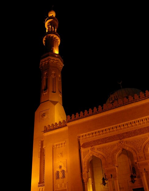 mezquita por la noche en Aswan