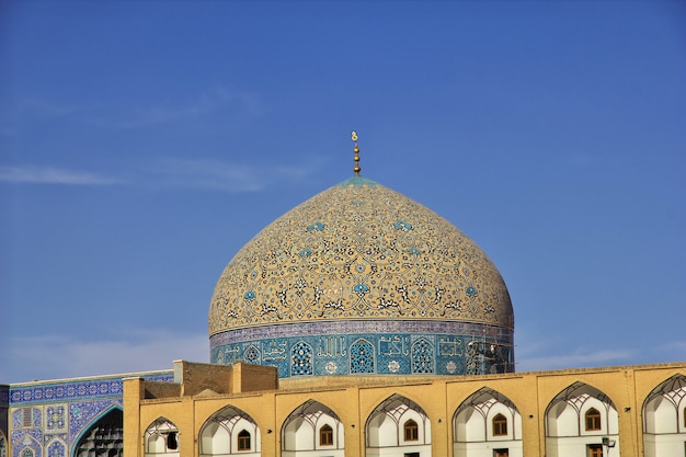 Mezquita en la plaza Naqsh-e Jahan en Isfahan, Irán
