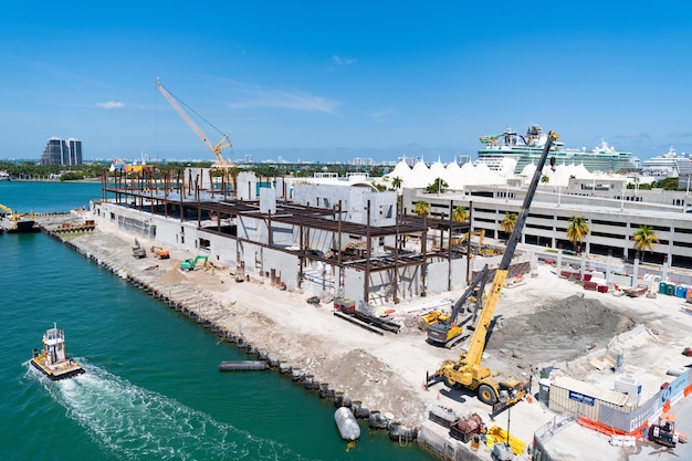 Miami EE.UU. 15 de abril de 2021 sitio de construcción marina en la terminal de cruceros en Florida