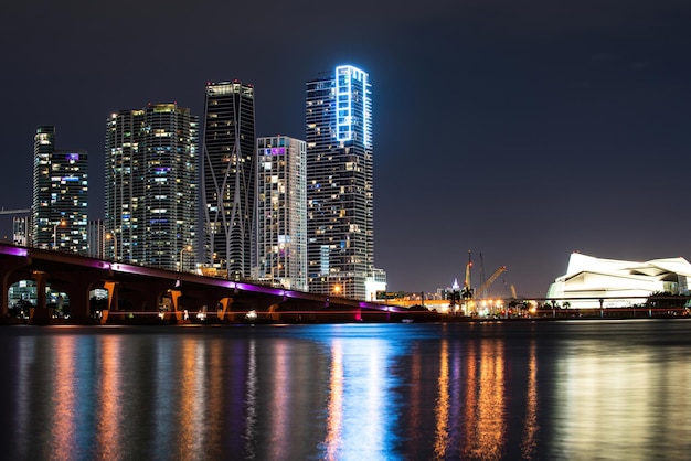 Miami no centro. panorama do horizonte de miami.