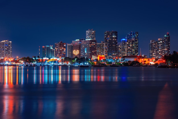 Miami Wolkenkratzer in der Nacht South Beach Miami Night