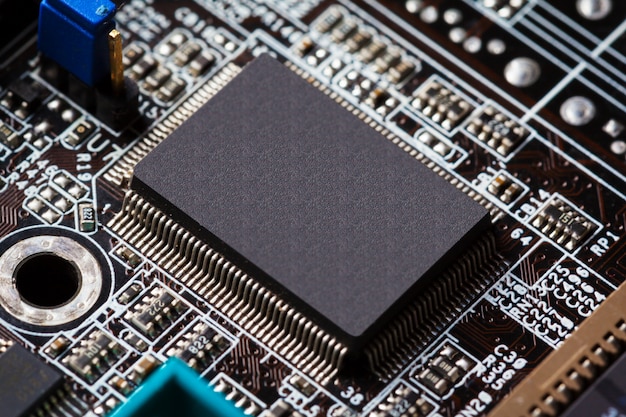 Foto microchips em uma placa de circuito