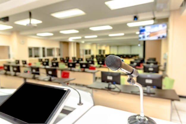 Microfone na sala de informática