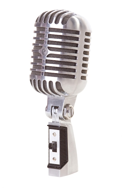 Microfone retro isolado no branco