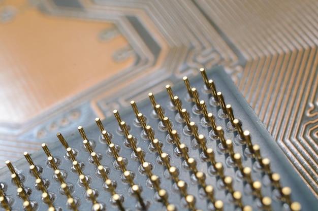 Foto microprocesador en el fondo del microcircuito de la placa base